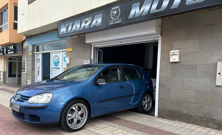 VOLKSWAGEN Golf 1.6 Premium 4p.