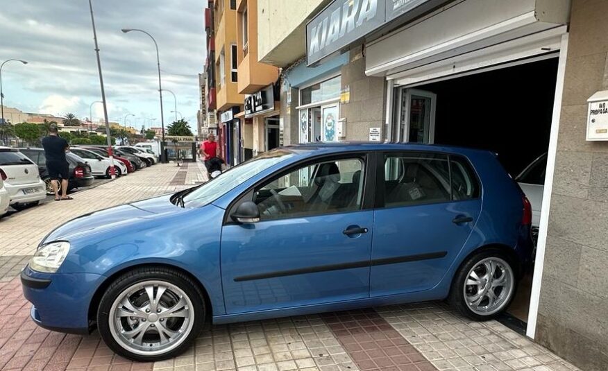 VOLKSWAGEN Golf 1.6 Premium 4p.