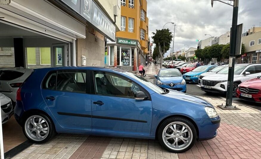 VOLKSWAGEN Golf 1.6 Premium 4p.
